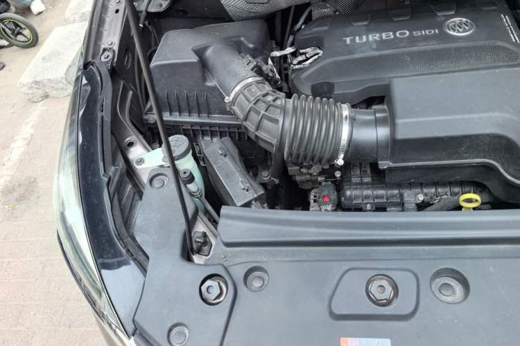 Used Buick GL8 2021 Land Cruiser Executive Class 652T Comfort Model Engine Bay Right