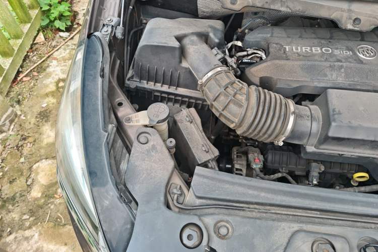 Used Buick GL8 2021 Land Cruiser Executive Class 652T Luxury Model Engine Bay Right
