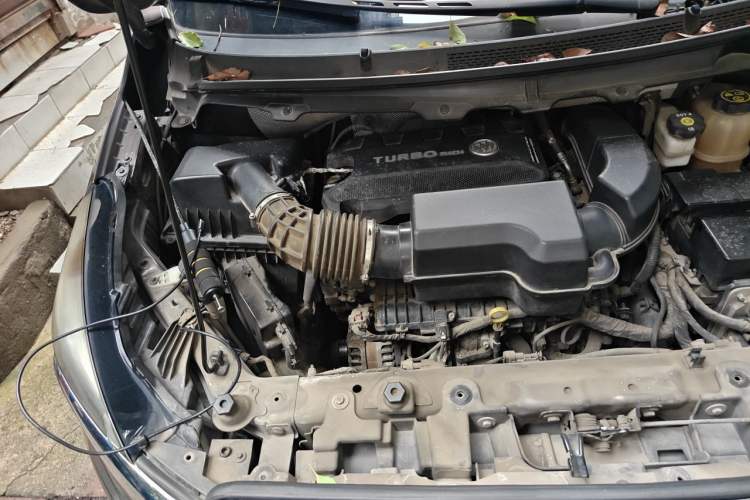 Used Buick GL8 2021 Land Cruiser Executive Class 652T Luxury Model Engine Bay Right