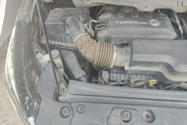 Used Buick GL8 2021 Land Cruiser Executive Class 652T Comfort Model Engine Bay Right