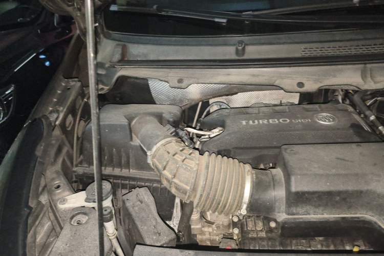 Used Buick GL8 2021 Land Cruiser Executive Class 652T Comfort Model Engine Bay Right