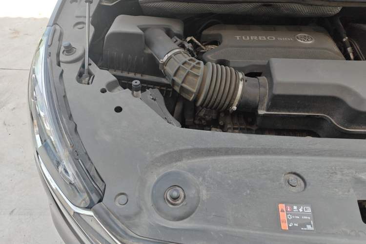 Used Buick GL8 2021 ES Landtrek 653T Luxury Model Engine Bay Right