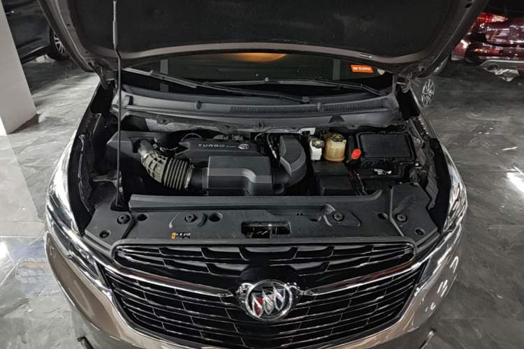 Used Buick GL8 2021 Land Cruiser Executive Class 652T Comfort Model Engine Bay