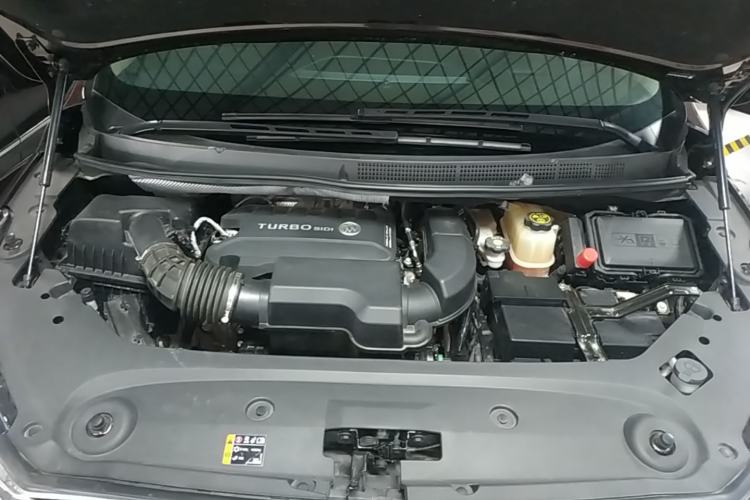 Used Buick GL8 2021 ES Land Cruiser 653T Flagship Model Engine Bay