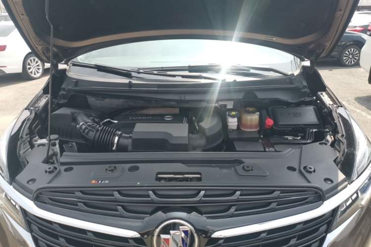 Used Buick GL8 2021 Land Cruiser Executive Class 652T Smart Luxury Model Engine Bay
