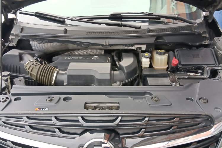 Used Buick GL8 2021 Land Cruiser Executive Class 652T Luxury Model Engine Bay