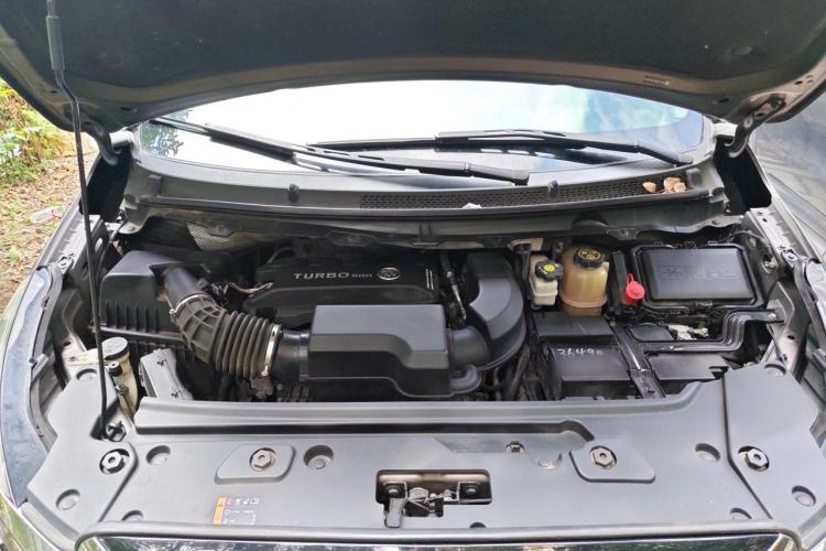 Used Buick GL8 2021 Land Cruiser Executive Class 652T Luxury Model Engine Bay