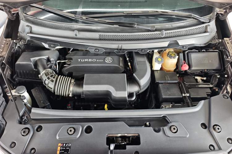 Used Buick GL8 2021 Land Cruiser Executive Class 652T Comfort Model Engine Bay