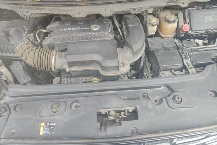 Used Buick GL8 2021 Land Cruiser Executive Class 652T Comfort Model Engine Bay