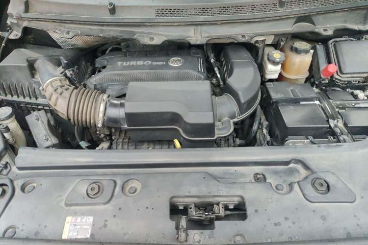 Used Buick GL8 2021 Land Cruiser Executive Class 652T Comfort Model Engine Bay