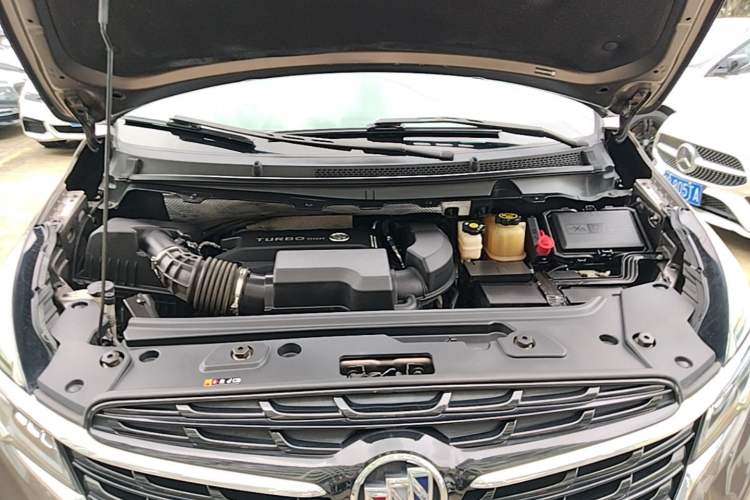 Used Buick GL8 2021 Land Cruiser Executive Class 652T Comfort Model Engine Bay