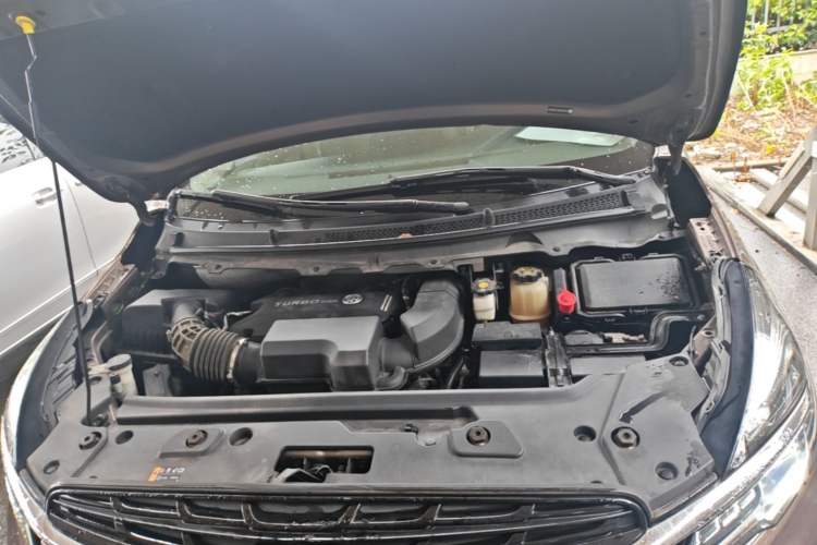 Used Buick GL8 2021 Land Cruiser Executive 652T Premium Model Engine Bay