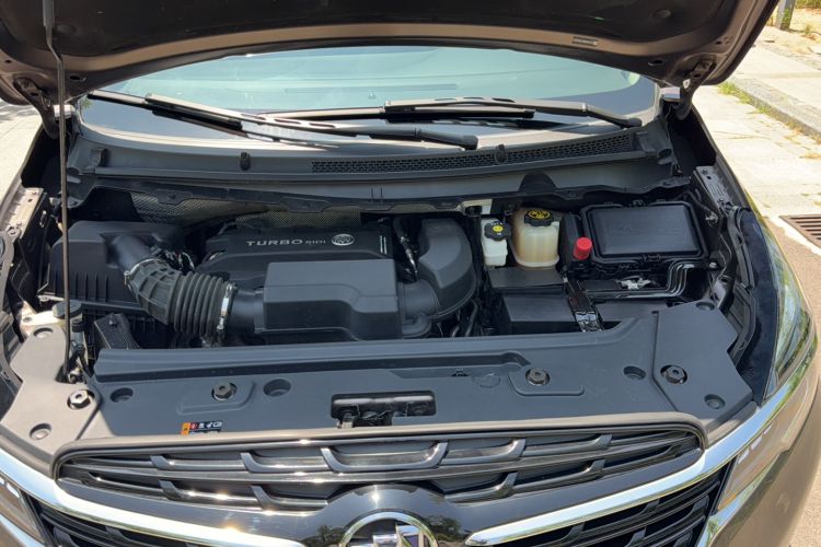 Used Buick GL8 2021 Land Cruiser Executive Class 652T Luxury Model Engine Bay