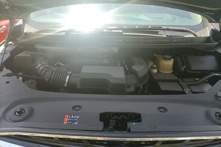 Used Buick GL8 2021 ES Landtrek 653T Luxury Model Engine Bay