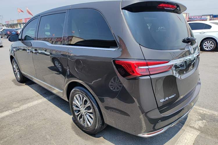 Used Buick GL8 2021 Land Cruiser Executive Class 652T Luxury Model Exterior 2