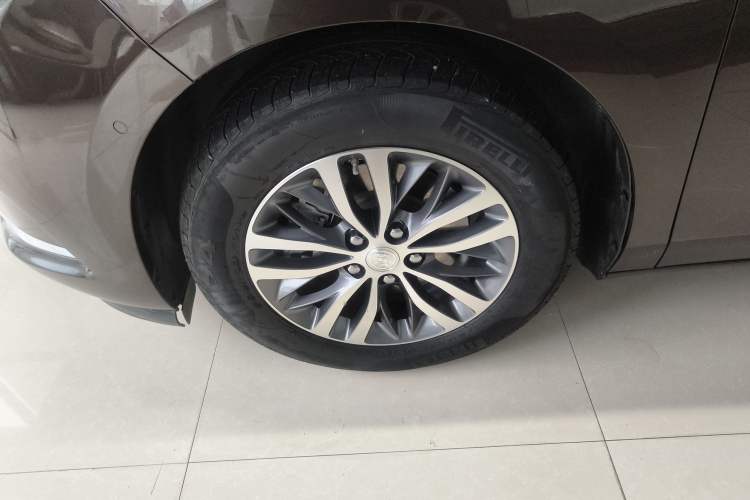 Used Buick GL8 2021 ES Land Cruiser 653T Luxury Edition Exterior 2