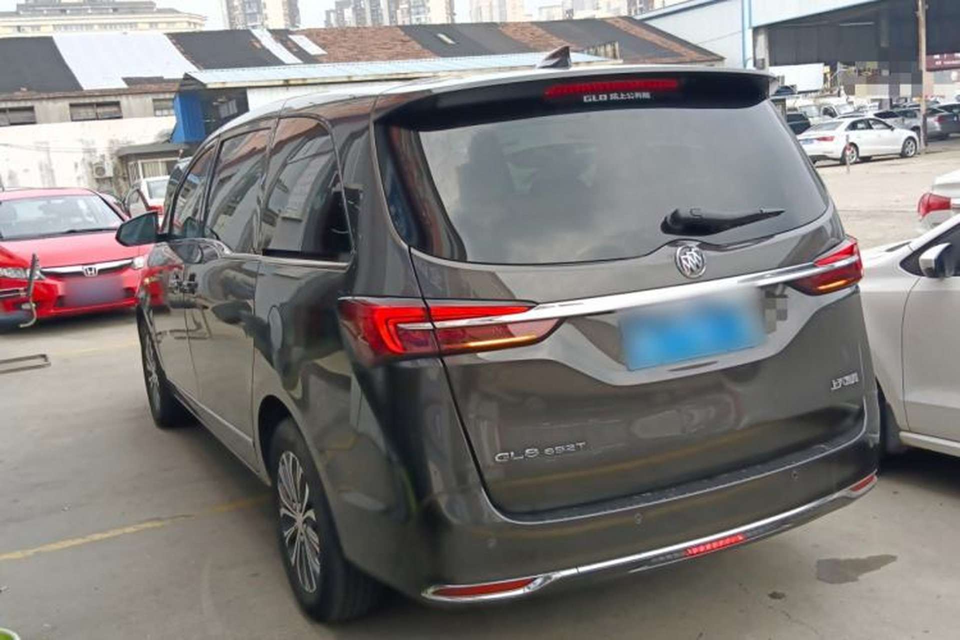 Used Buick GL8 2021 Land Cruiser Executive Class 652T Luxury Model Exterior 2
