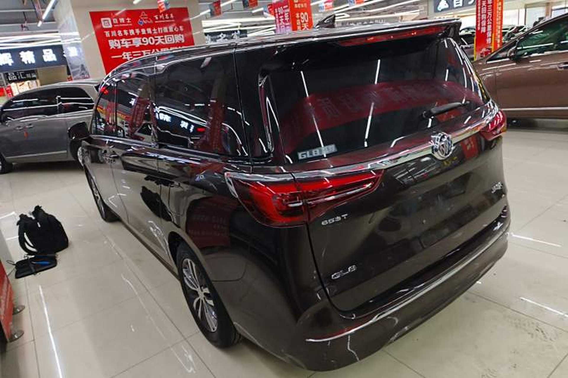 Used Buick GL8 2021 ES Land Cruiser 653T Luxury Edition Exterior 2
