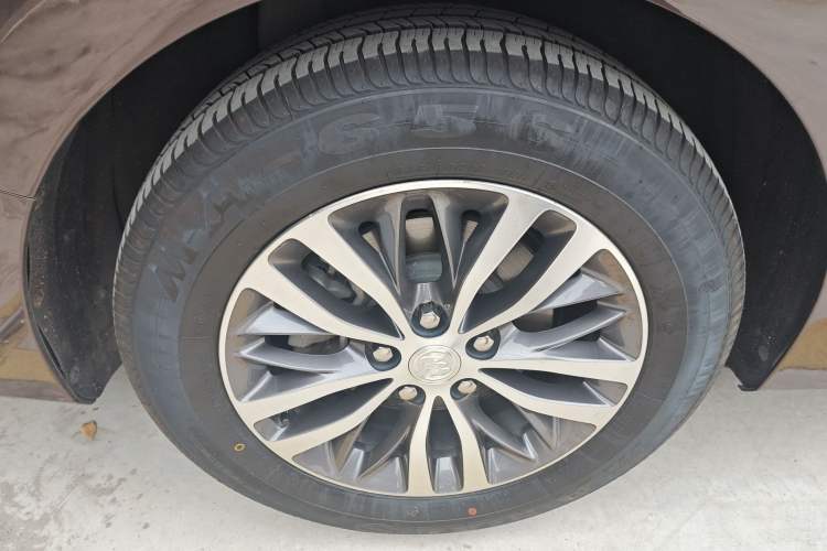 Used Buick GL8 2021 ES Landtrek 653T Comfort Edition Exterior 3