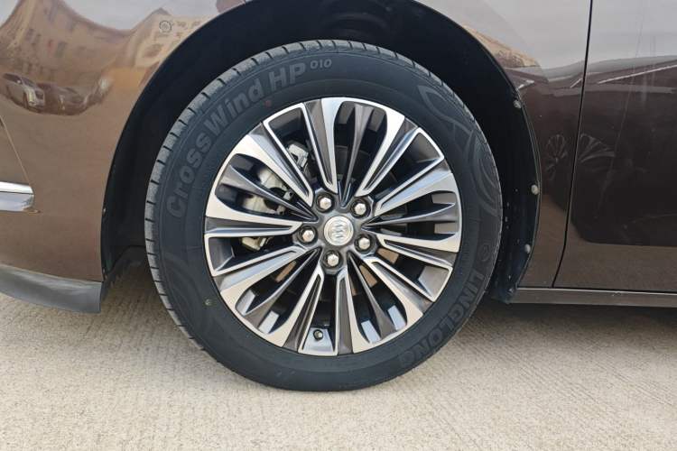 Used Buick GL8 2021 ES Landtrek 653T Luxury Model Exterior 4