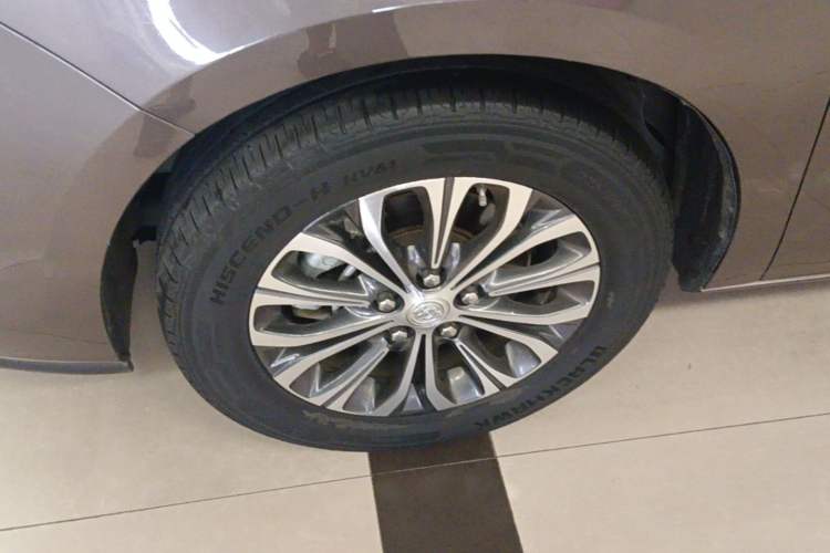 Used Buick GL8 2021 Land Cruiser Executive Class 652T Comfort Model Exterior 4