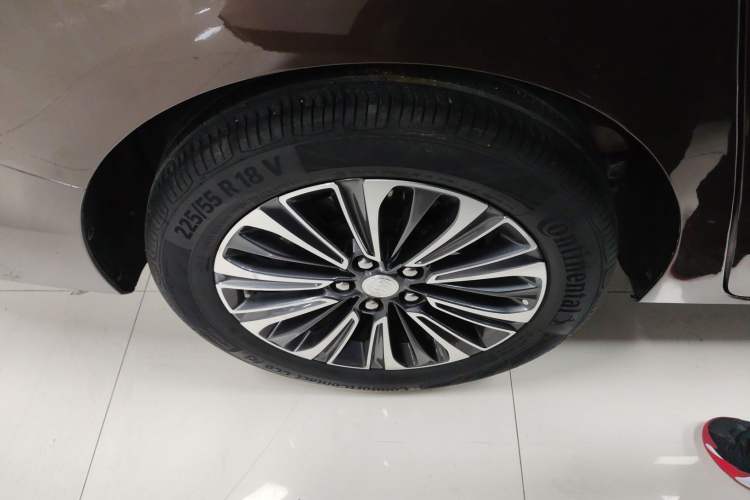 Used Buick GL8 2021 ES Landtrek 653T Luxury Model Exterior 4