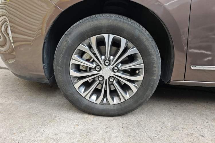 Used Buick GL8 2021 Land Cruiser Executive Class 652T Comfort Model Exterior 4