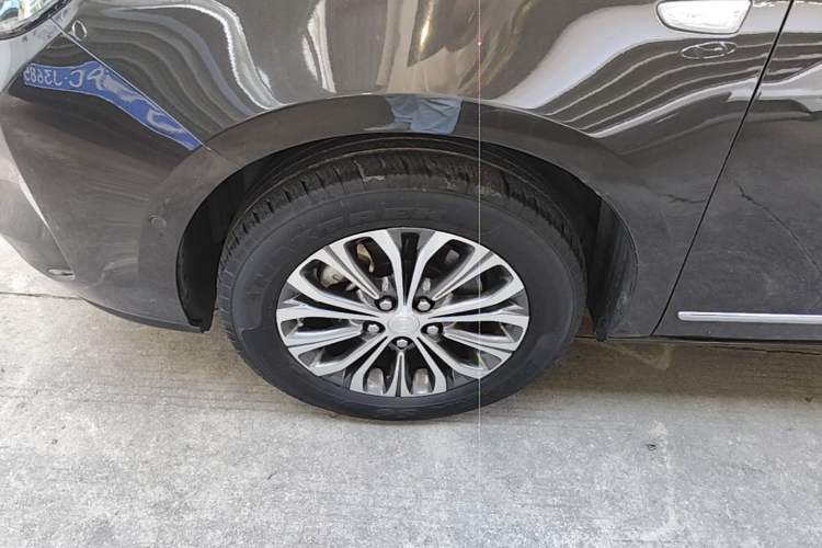 Used Buick GL8 2021 Land Cruiser Executive 652T Premium Model Exterior 4