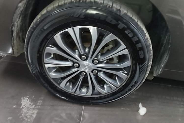 Used Buick GL8 2021 Land Cruiser Executive Class 652T Luxury Model Exterior 5