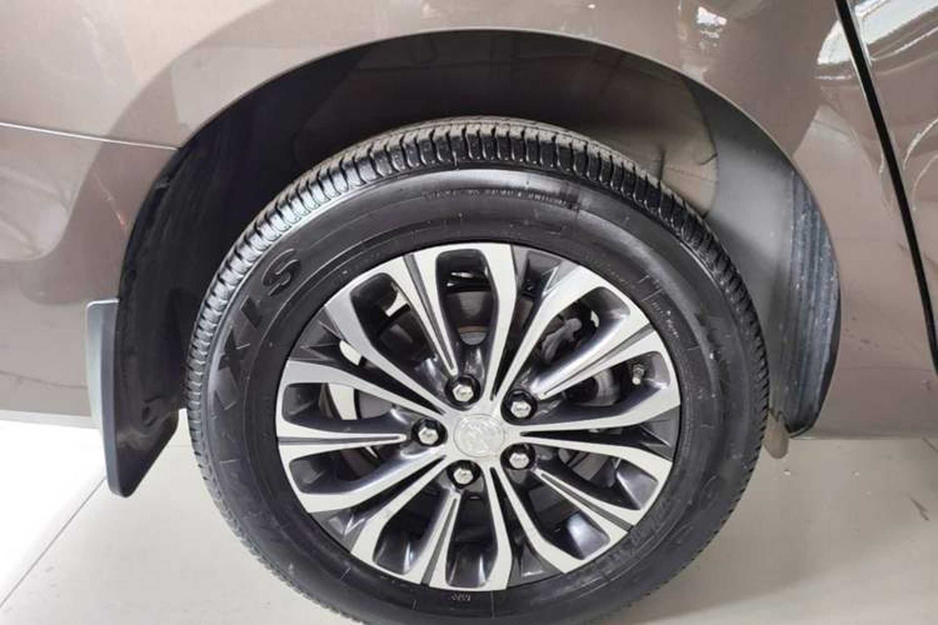 Used Buick GL8 2021 Land Cruiser Executive Class 652T Luxury Model Exterior 5