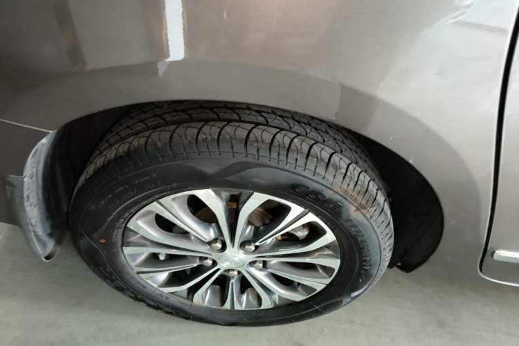 Used Buick GL8 2021 Land Cruiser Executive Class 652T Luxury Model Exterior 5