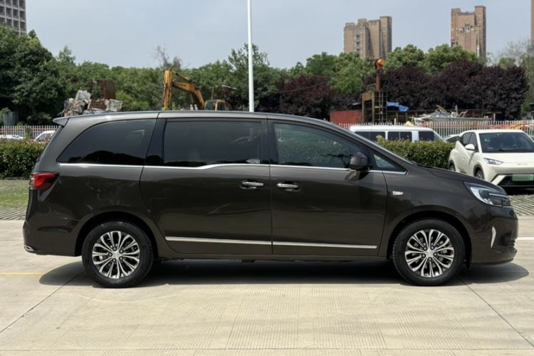 Used Buick GL8 2021 Land Cruiser Executive Class 652T Luxury Model Exterior 5
