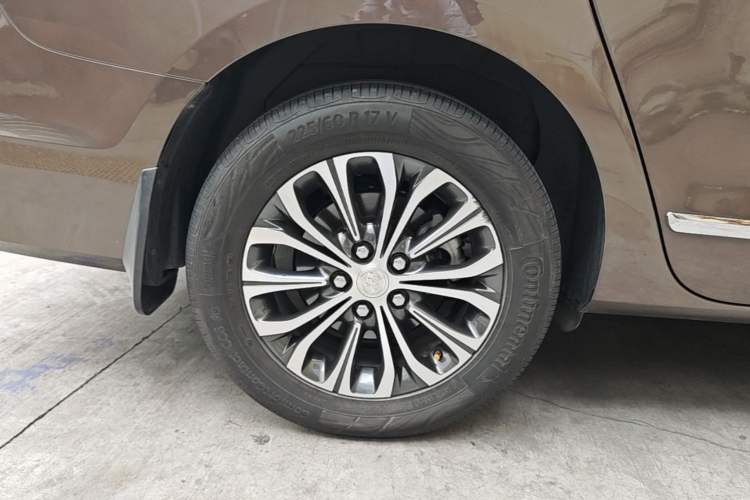 Used Buick GL8 2021 Land Cruiser Executive Class 652T Comfort Model Exterior 5
