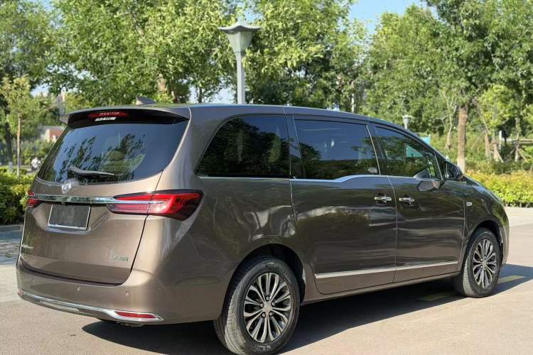Used Buick GL8 2021 Land Cruiser Executive Class 652T Luxury Model Exterior 5