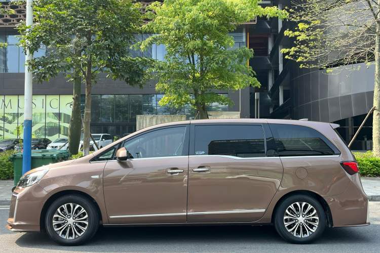 Used Buick GL8 2021 Land Cruiser Executive Class 652T Luxury Model Exterior 8