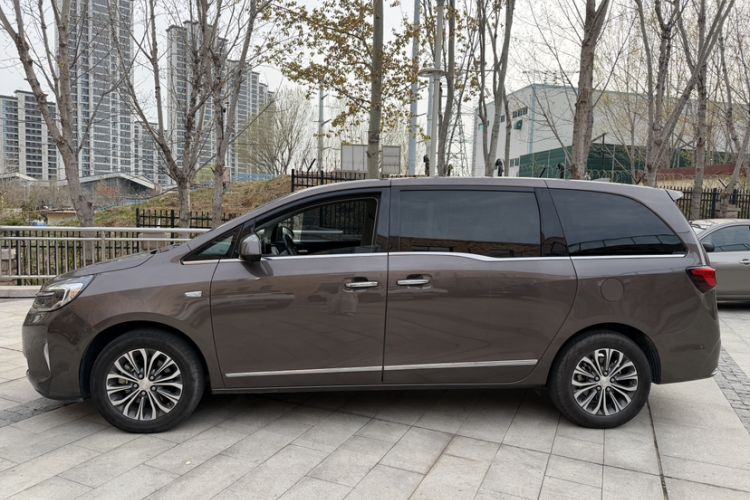 Used Buick GL8 2021 Land Cruiser Executive 652T Premium Model Exterior 8