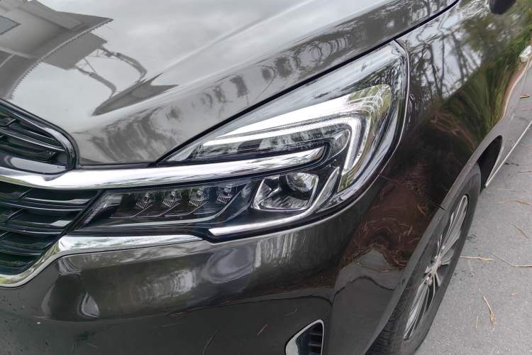 Used Buick GL8 2021 Land Cruiser Executive 652T Premium Model Exterior 9