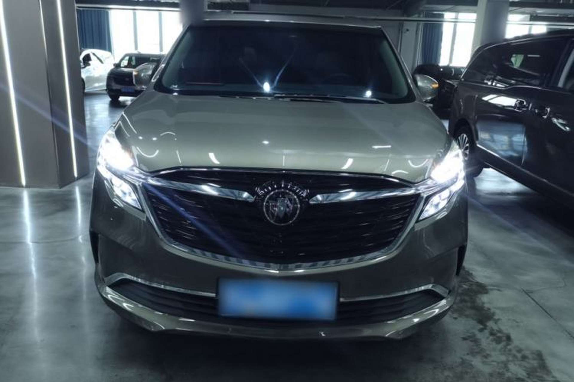 Used Buick GL8 2021 ES Landtrek 653T Luxury Model Front