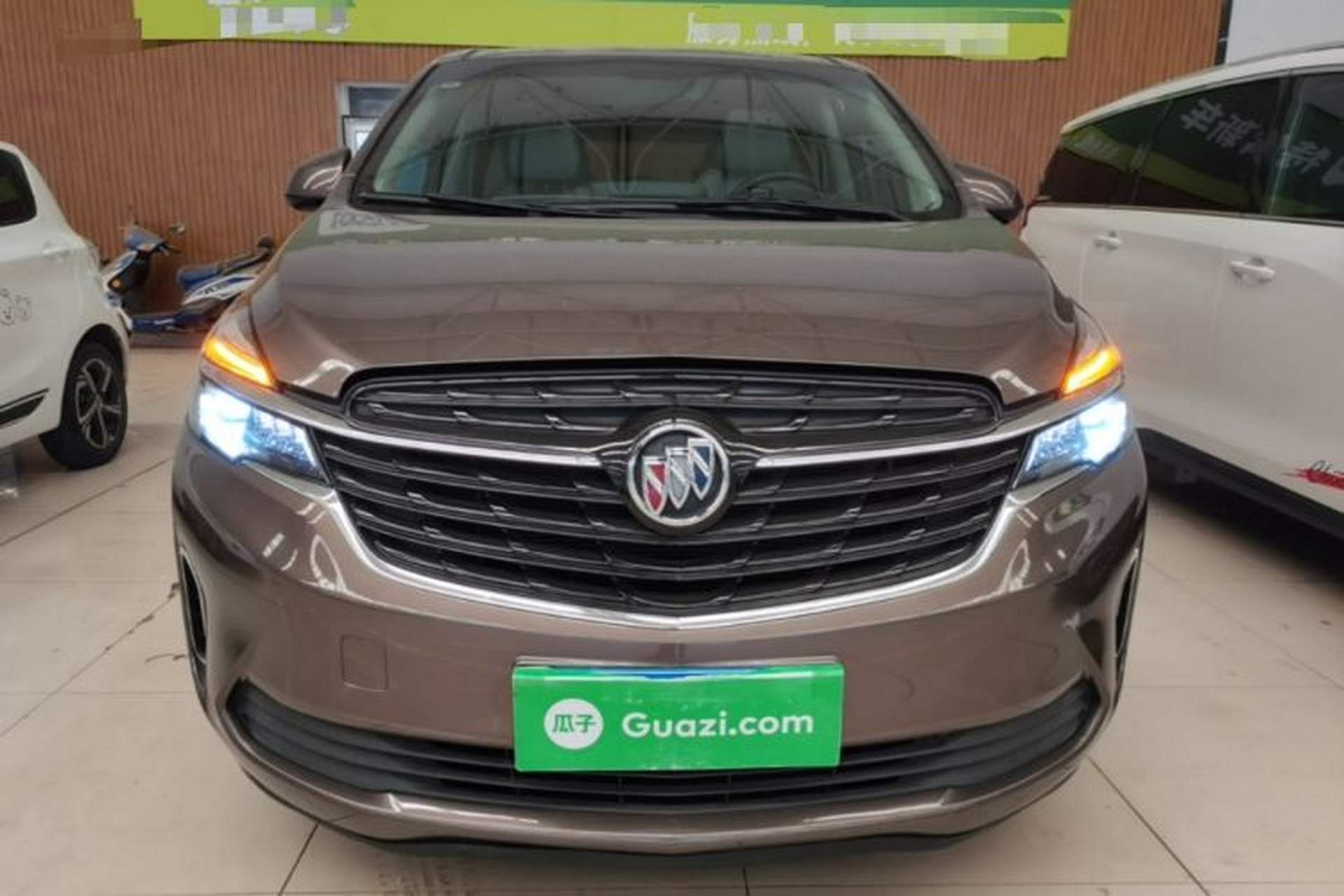 Used Buick GL8 2021 Land Cruiser Executive Class 652T Luxury Model Front