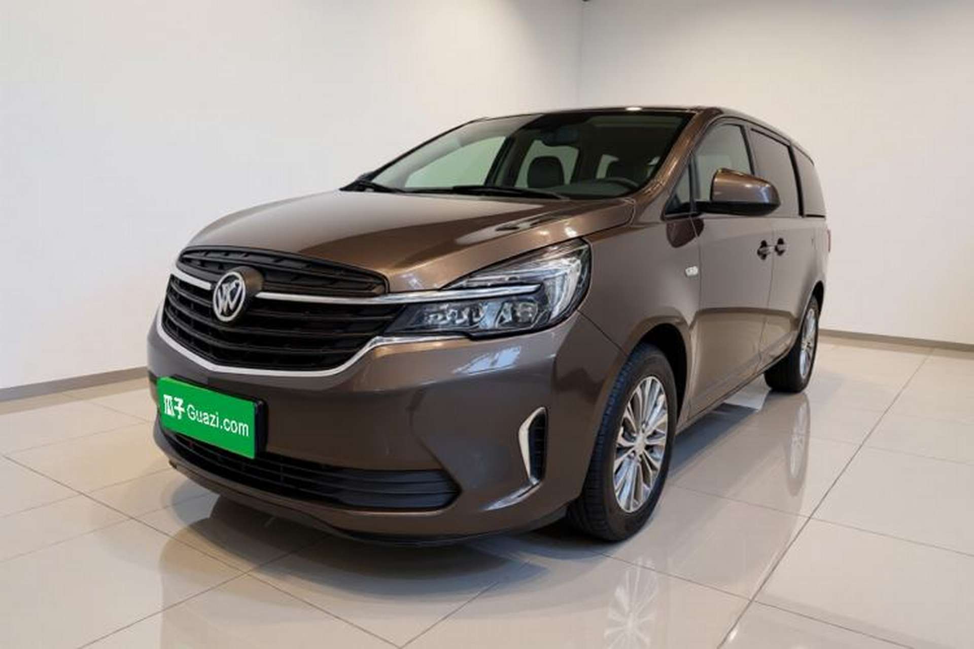 Used Buick GL8 2021 Land Cruiser Executive Class 652T Luxury Model Front Left 45 Deg