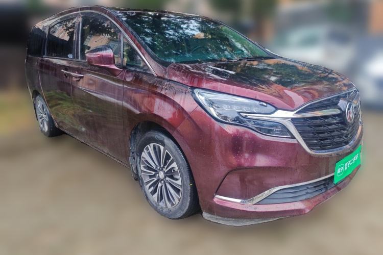 Used Buick GL8 2021 ES Landtrek 653T Luxury Model Front Right 45 Deg