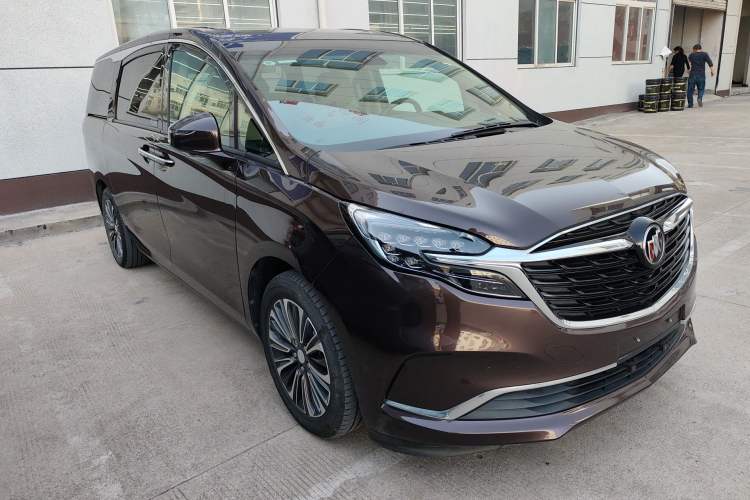 Used Buick GL8 2021 ES Landtrek 653T Luxury Model Front Right 45 Deg