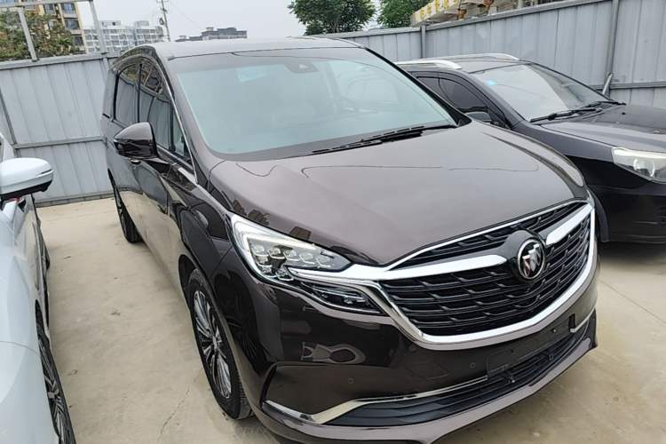 Used Buick GL8 2021 ES Landtrek 653T Luxury Model Front Right 45 Deg