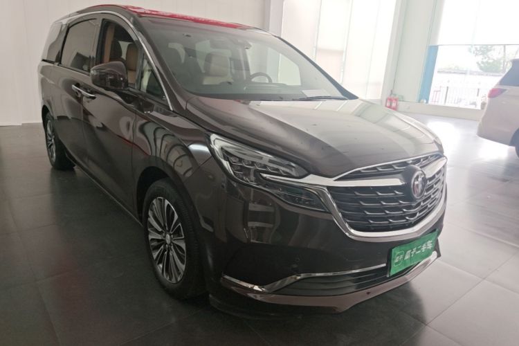 Used Buick GL8 2021 ES Landtrek 653T Luxury Model Front Right 45 Deg