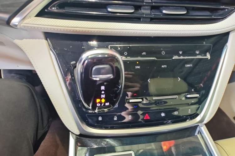 Used Buick GL8 2021 ES Landtrek 653T Comfort Edition Gear Lever