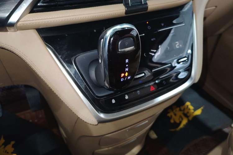 Used Buick GL8 2021 ES Land Cruiser 653T Luxury Edition Gear Lever