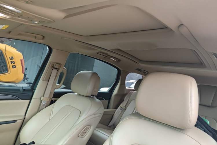 Used Buick GL8 2021 ES Landtrek 653T Luxury Model Headliner