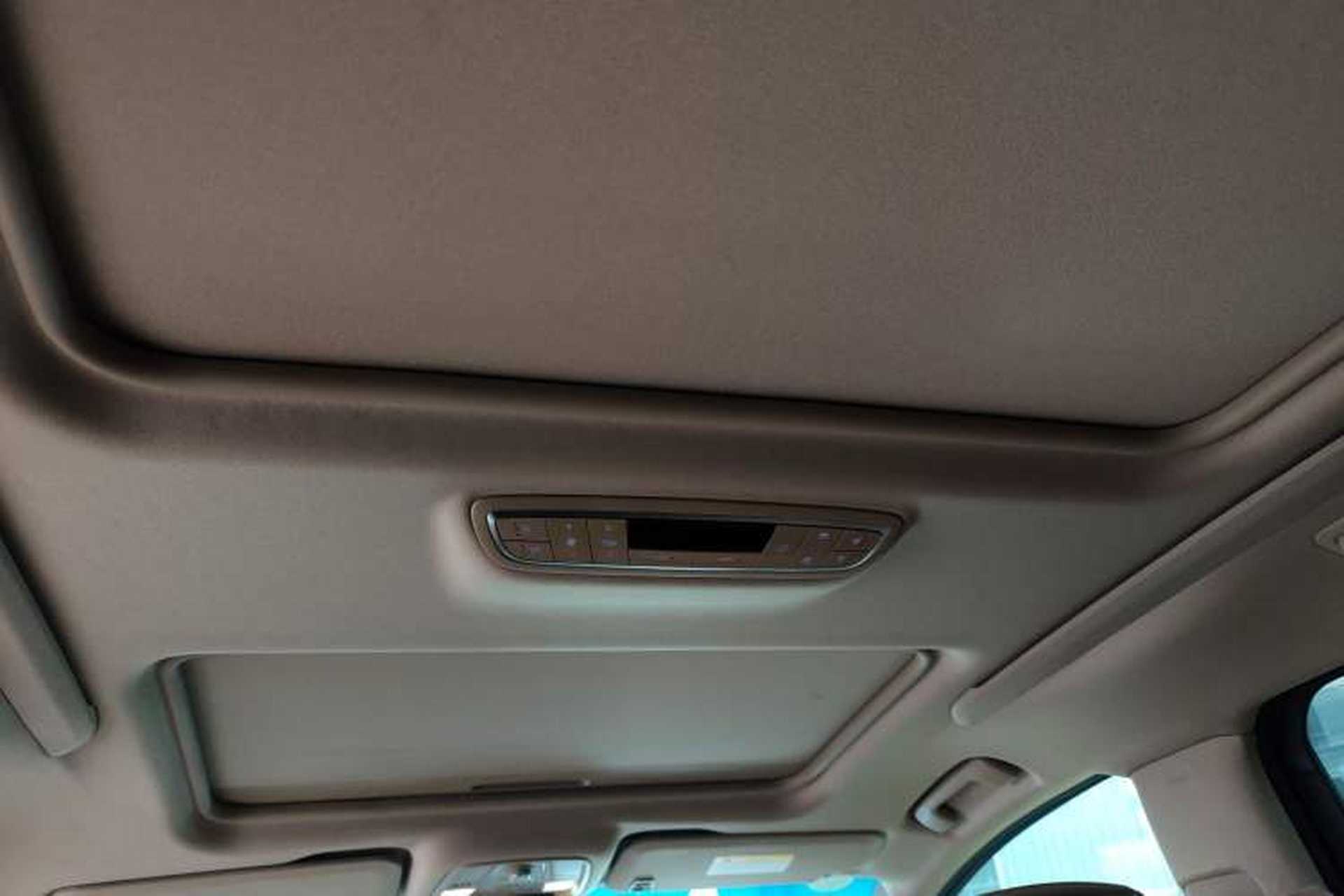 Used Buick GL8 2021 ES Landtrek 653T Luxury Model Headliner
