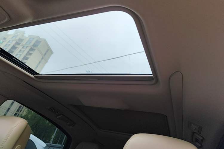 Used Buick GL8 2021 ES Landtrek 653T Luxury Model Headliner