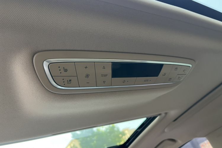 Used Buick GL8 2021 ES Land Cruiser 653T Flagship Model Headliner